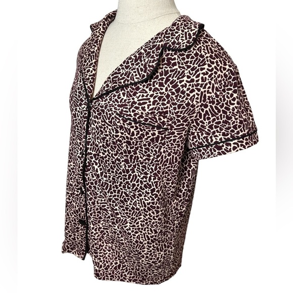 2/$30 Tart Intimates Giraffe Print Short Sleeve Button Down Pajama Sleep Top M - Picture 7 of 9